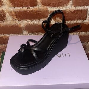 NWT MADDEN GIRL Vaultt Womens Wedge Sandals